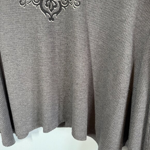 Y2K One World Waffle Knit Top Womens Small Gray Embellished Shark Bit Hem Relaxe - Picture 4 of 10